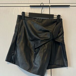 Zara leather effect short/akirt